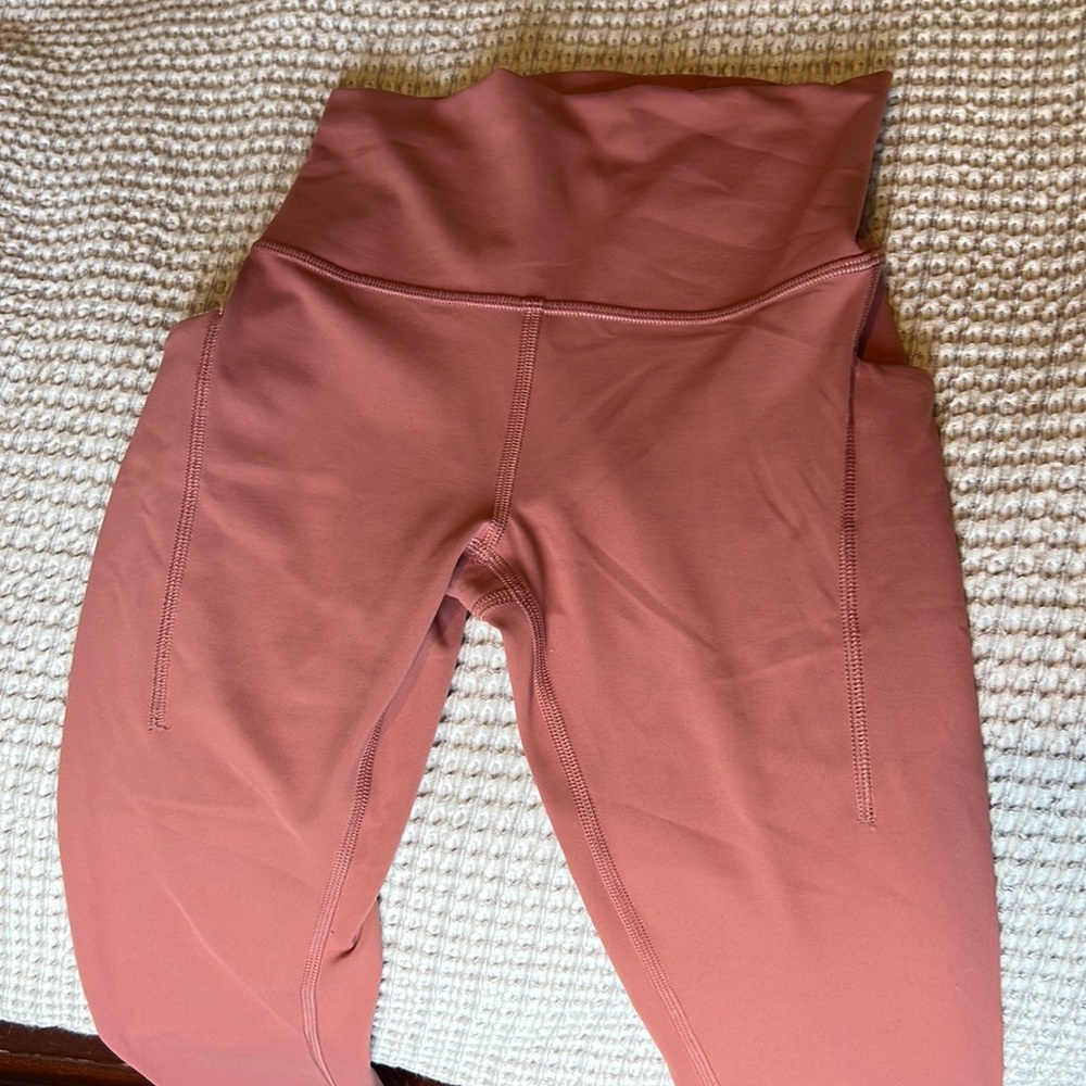 Lululemon wunder train leggings with pockets